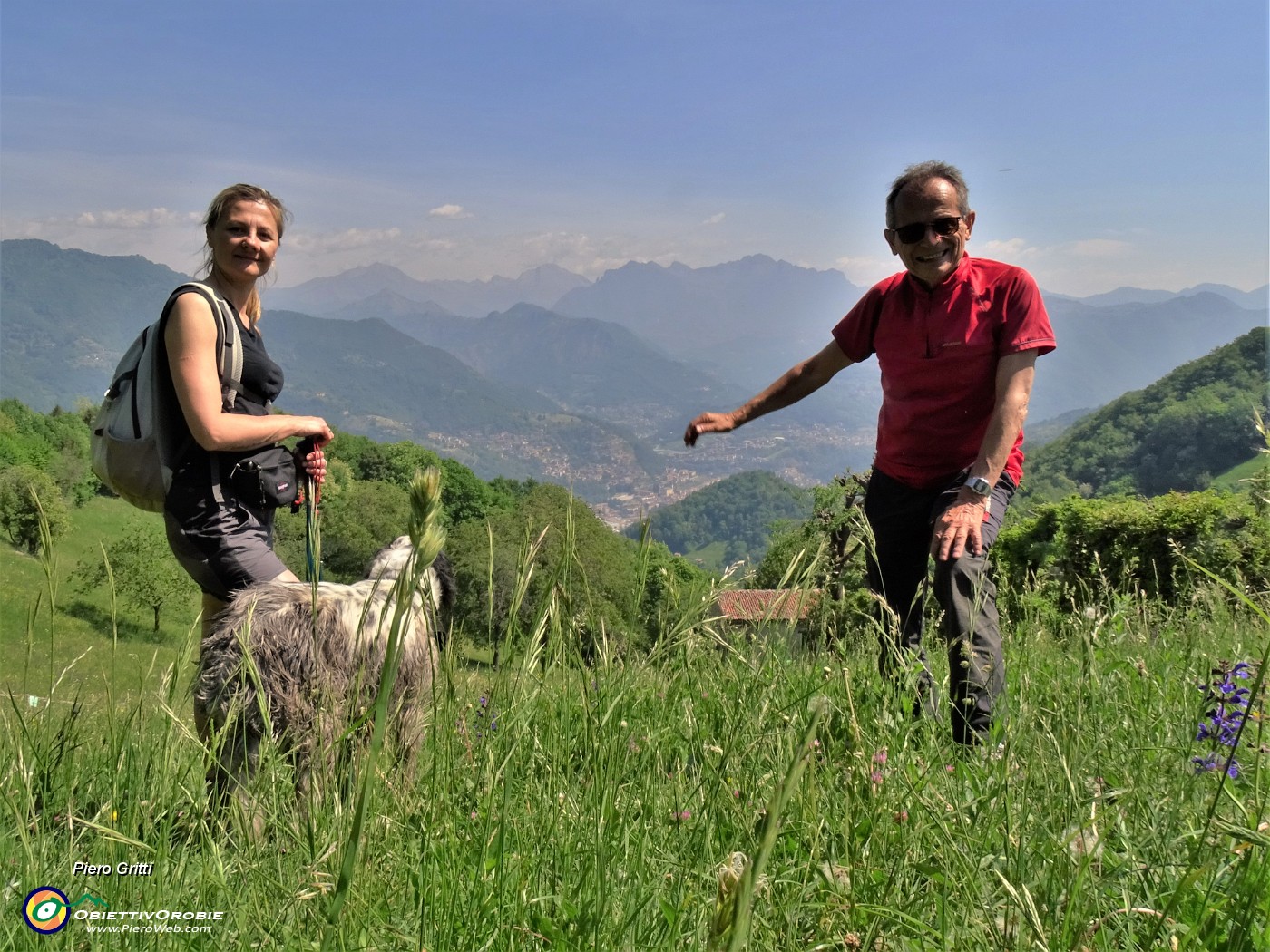 53 Panorama verso la conca di Zogno e i monti della Val Brembana.JPG